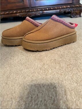 Women’s Cozy Slip-On Mule Platform Clogs in Chestnut Brown